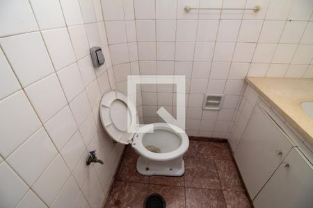 Casa à venda com 169m², 3 quartos e 2 vagasBanheiro 1
