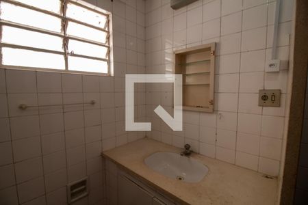 Casa à venda com 169m², 3 quartos e 2 vagasBanheiro 1