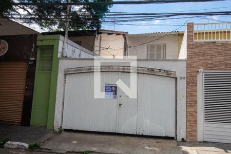 Casa à venda com 169m², 3 quartos e 2 vagasFachada
