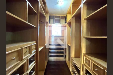 Apartamento à venda com 127m², 3 quartos e 2 vagasCloset da suíte