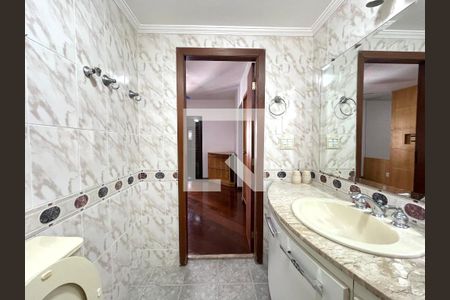 Apartamento à venda com 127m², 3 quartos e 2 vagasBanheiro da Suíte