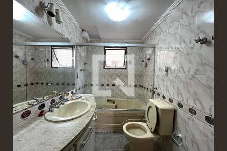 Apartamento à venda com 127m², 3 quartos e 2 vagasBanheiro da Suíte