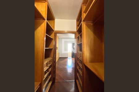 Apartamento à venda com 127m², 3 quartos e 2 vagasCloset da suíte 1
