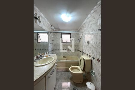 Apartamento à venda com 127m², 3 quartos e 2 vagasBanheiro da Suíte