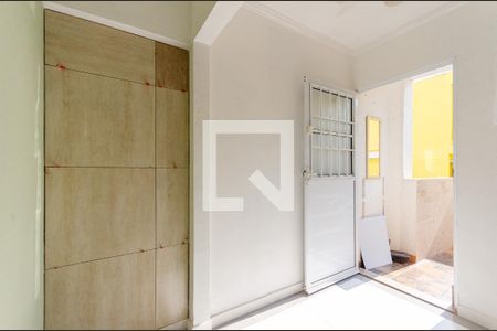 Apartamento para alugar com 65m², 2 quartos e sem vagaEntrada
