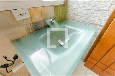 Apartamento para alugar com 65m², 2 quartos e sem vagaBanheiro