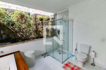 Casa à venda com 450m², 6 quartos e 8 vagas Casa à venda com 450m², 6 quartos e 8 vagasBanheiro da Suíte 2