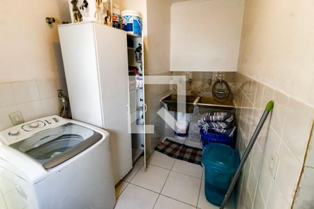 Casa à venda com 450m², 6 quartos e 8 vagas Casa à venda com 450m², 6 quartos e 8 vagasÁrea de Serviço