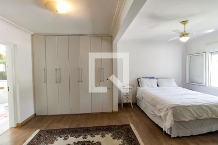 Casa à venda com 450m², 6 quartos e 8 vagas Casa à venda com 450m², 6 quartos e 8 vagasSuíte 2 - armários