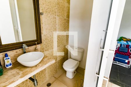 Casa à venda com 450m², 6 quartos e 8 vagas Casa à venda com 450m², 6 quartos e 8 vagasLavabo - Piscina