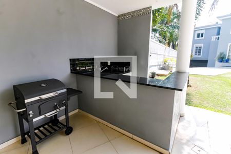 Casa à venda com 450m², 6 quartos e 8 vagas Casa à venda com 450m², 6 quartos e 8 vagasÁrea - churrasqueira