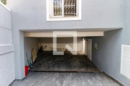 Casa à venda com 450m², 6 quartos e 8 vagas Casa à venda com 450m², 6 quartos e 8 vagasGaragem