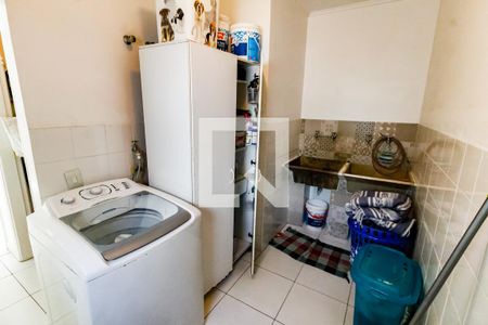 Casa à venda com 450m², 6 quartos e 8 vagas Casa à venda com 450m², 6 quartos e 8 vagasÁrea de Serviço