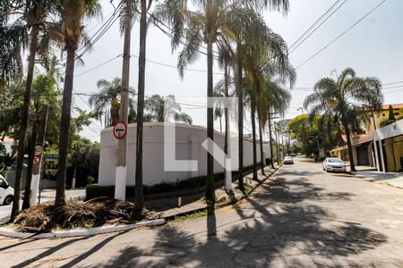 Casa à venda com 450m², 6 quartos e 8 vagas Casa à venda com 450m², 6 quartos e 8 vagasFachada - 3