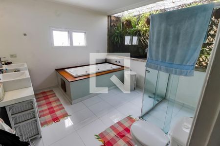 Casa à venda com 450m², 6 quartos e 8 vagas Casa à venda com 450m², 6 quartos e 8 vagasBanheiro da Suíte 2