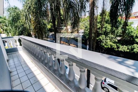 Casa à venda com 450m², 6 quartos e 8 vagas Casa à venda com 450m², 6 quartos e 8 vagasVaranda