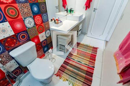 Casa à venda com 450m², 6 quartos e 8 vagas Casa à venda com 450m², 6 quartos e 8 vagasBanheiro da Suíte 1