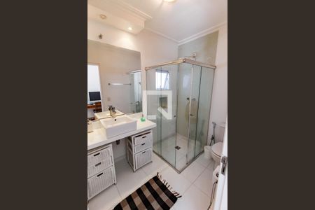 Casa à venda com 450m², 6 quartos e 8 vagas Casa à venda com 450m², 6 quartos e 8 vagasBanheiro