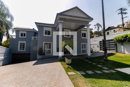 Casa à venda com 450m², 6 quartos e 8 vagas Casa à venda com 450m², 6 quartos e 8 vagasFachada