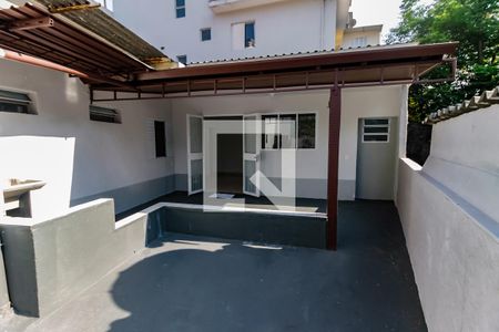 Entrada casa de casa para alugar com 1 quarto, 80m² em Vila Praia, São Paulo