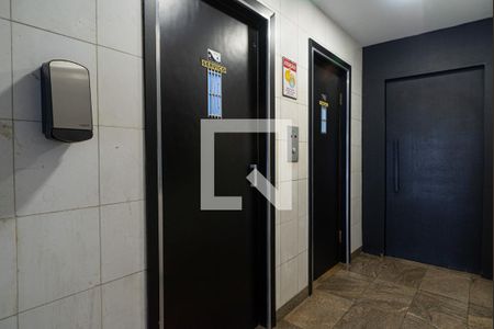 Apartamento para alugar com 56m², 2 quartos e sem vagaÁrea comum - Elevadores