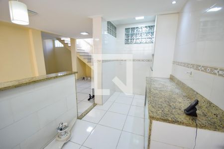 Casa de condomínio para alugar com 320m², 4 quartos e sem vagaCozinha