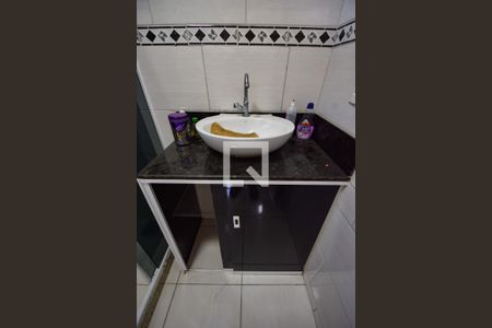 Casa de condomínio para alugar com 320m², 4 quartos e sem vagaBanheiro Social 2