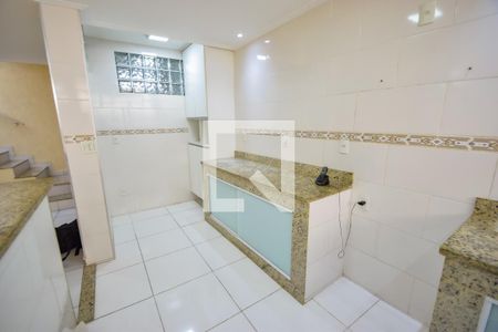 Casa de condomínio para alugar com 320m², 4 quartos e sem vagaCozinha