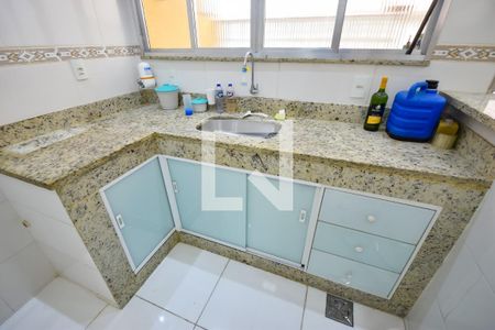 Casa de condomínio para alugar com 320m², 4 quartos e sem vagaCozinha