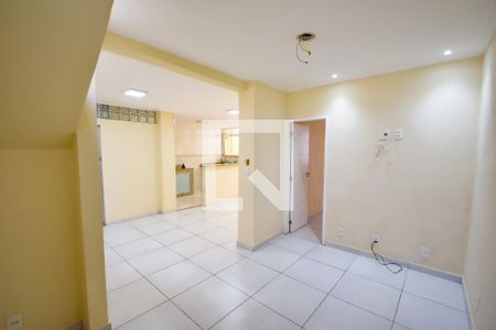 Sala de casa de condomínio para alugar com 4 quartos, 320m² em Piedade, Rio de Janeiro