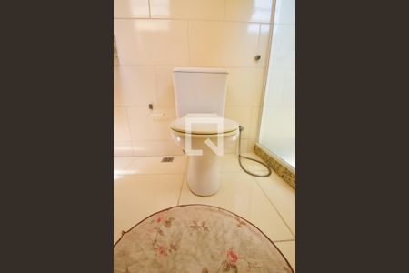 Casa de condomínio para alugar com 320m², 4 quartos e sem vagaBanheiro do Quarto 3 - Suíte