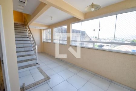 Casa de condomínio para alugar com 320m², 4 quartos e sem vagaHall social