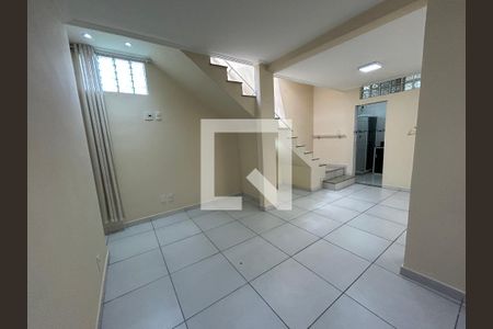 Sala de casa para alugar com 4 quartos, 320m² em Piedade, Rio de Janeiro