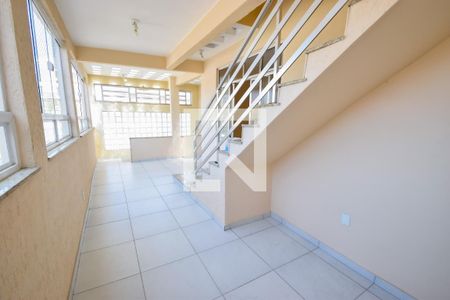 Casa de condomínio para alugar com 320m², 4 quartos e sem vagaHall social