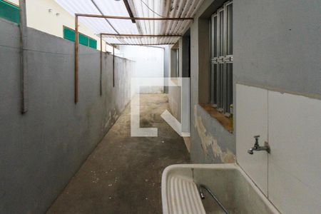 Casa à venda com 300m², 4 quartos e 6 vagas Casa à venda com 300m², 4 quartos e 6 vagasCorredor