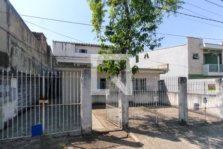 Casa à venda com 300m², 4 quartos e 6 vagas Casa à venda com 300m², 4 quartos e 6 vagasFachada