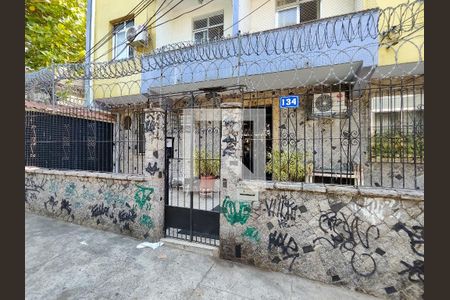 Apartamento à venda com 78m², 3 quartos e sem vaga Apartamento à venda com 78m², 3 quartos e sem vagaFachada e portaria