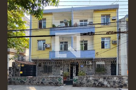 Apartamento à venda com 78m², 3 quartos e sem vaga Apartamento à venda com 78m², 3 quartos e sem vagaFachada e portaria