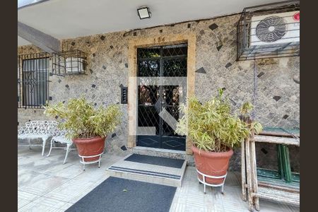 Apartamento à venda com 78m², 3 quartos e sem vaga Apartamento à venda com 78m², 3 quartos e sem vagaFachada e portaria