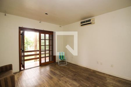 Casa para alugar com 320m², 4 quartos e 4 vagas Casa para alugar com 320m², 4 quartos e 4 vagasQuarto Suíte