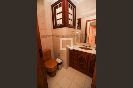 Casa para alugar com 320m², 4 quartos e 4 vagas Casa para alugar com 320m², 4 quartos e 4 vagasLavabo 2