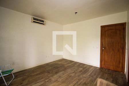 Casa para alugar com 320m², 4 quartos e 4 vagas Casa para alugar com 320m², 4 quartos e 4 vagasQuarto Suíte