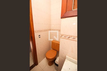 Casa para alugar com 320m², 4 quartos e 4 vagas Casa para alugar com 320m², 4 quartos e 4 vagasLavabo 2