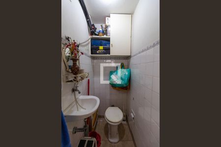 Apartamento à venda com 92m², 2 quartos e sem vaga Apartamento à venda com 92m², 2 quartos e sem vagaBanheiro de Serviço