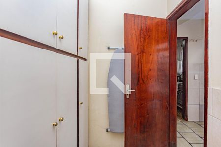 Casa à venda com 145m², 3 quartos e 3 vagasQuarto de Serviço