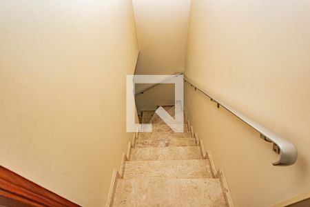 Casa à venda com 145m², 3 quartos e 3 vagasEscada