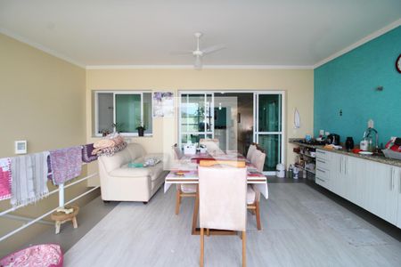 Casa à venda com 244m², 3 quartos e 4 vagasÁrea Gourmet