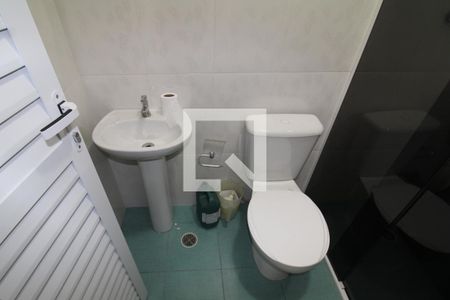 Casa à venda com 244m², 3 quartos e 4 vagasGaragem - Banheiro