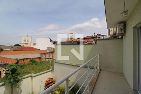 Casa à venda com 244m², 3 quartos e 4 vagasQuarto 2 - Varanda