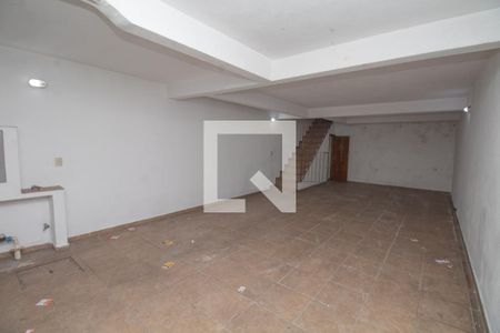 Casa para alugar com 250m², 3 quartos e 4 vagas Casa para alugar com 250m², 3 quartos e 4 vagasQuintal